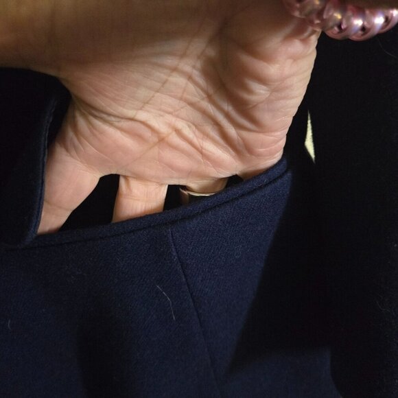 Pendleton 100% Virgin Wool Navy Blue Classic 2 Crested Button Blazer Size 12 - Picture 4 of 6